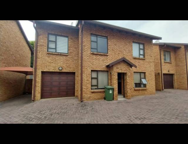3 BEDROOM TOWNHOUSE FOR SALE IN NEW REDRUTH